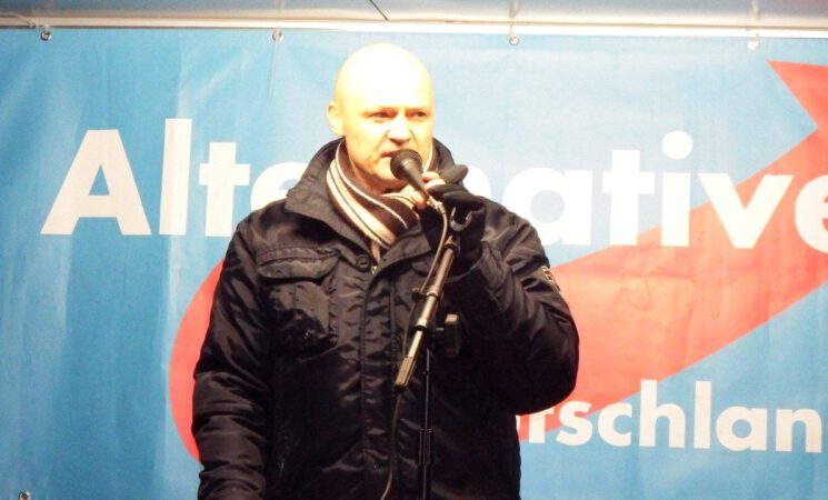 Bilder - AfD Demo gegen Merkels Asylpolitik in Dresden am 27.11.2015