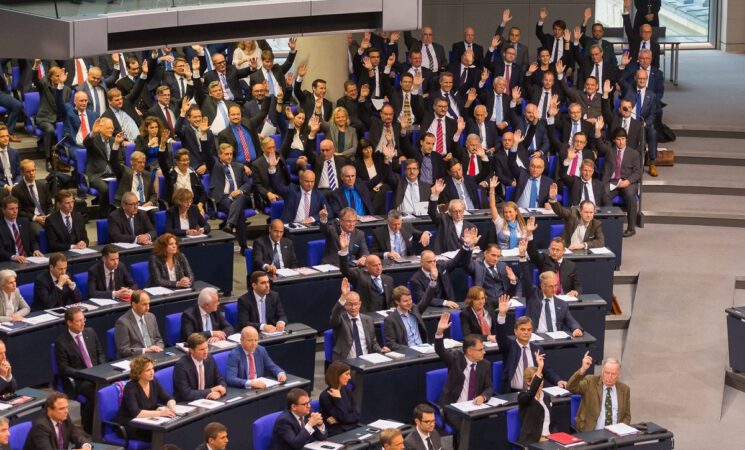 Siegbert Droese: Erste kleine AfD-Anfrage im Bundestag