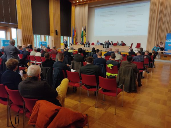 Kreisverbände Dresden und Bautzen wählen Direktkandidaten für die Bundestagswahl