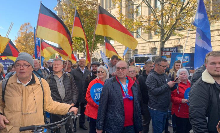 Eindrücke vom 8. Oktober Unser Land ZUERST Kundgebung in Berlin