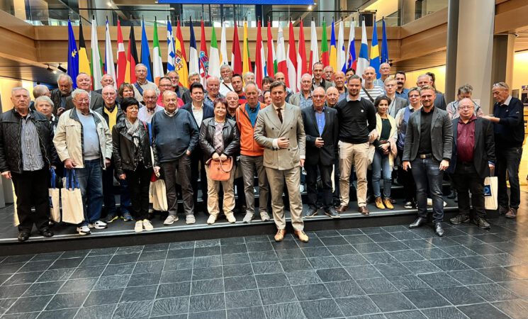 Sächsische AfD-Mitglieder bei Bildungsreise in Straßburg
